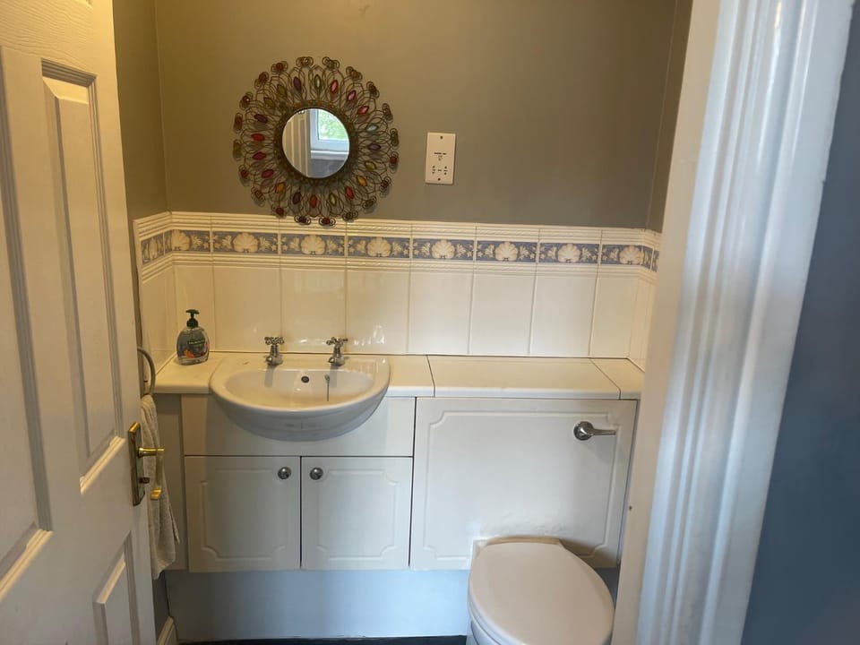 Snug & Serene 2BD Flat - Roseburn Apartment in Edinburgh