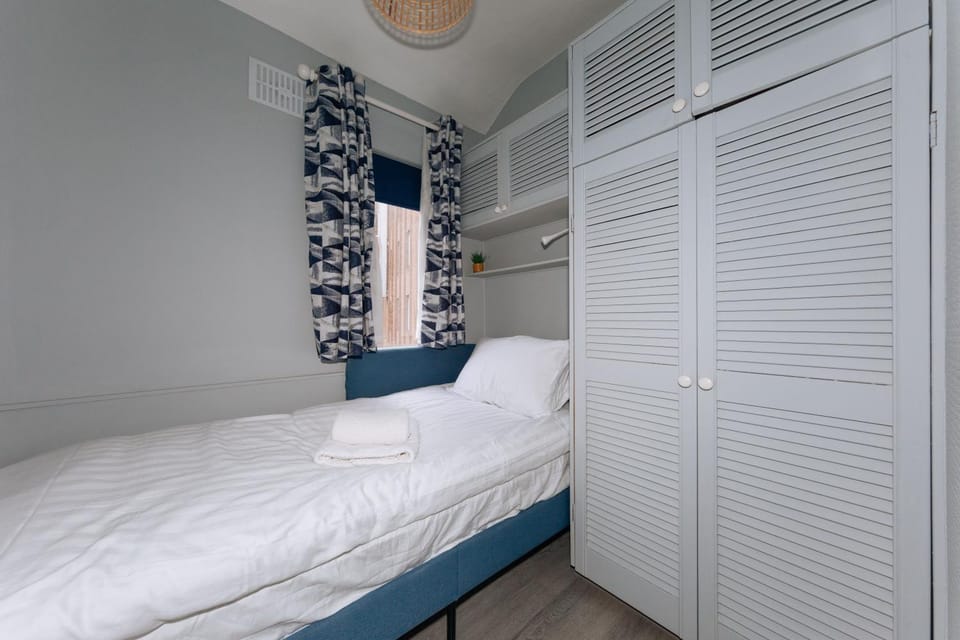 Centrally Located & Spacious 4BD House- St Kevin's House in Dublin