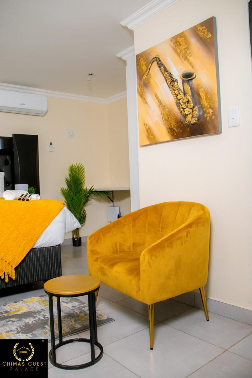 Seating area, Bedroom