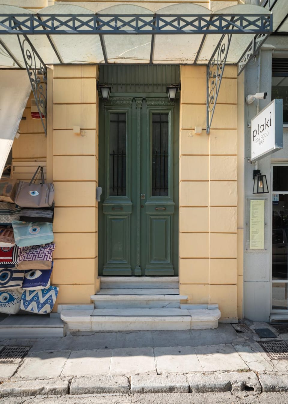 Property building, Facade/entrance, Day