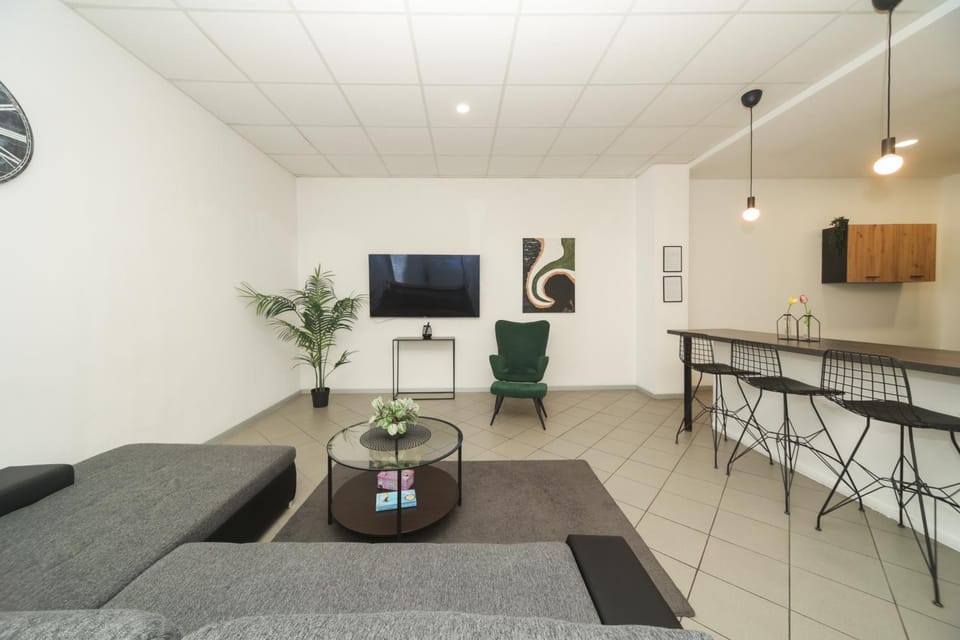 TV and multimedia, Living room, Dining area