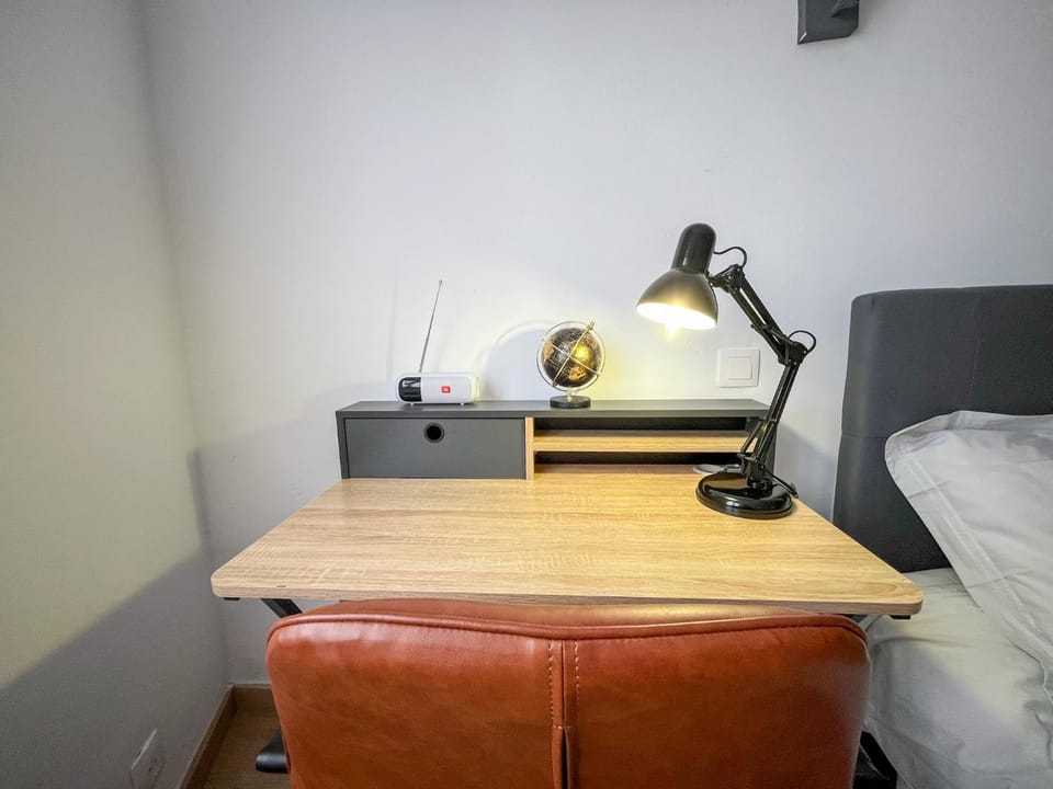 Seating area, Bedroom