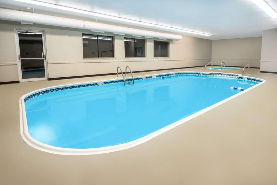 On site, Pool view, Swimming pool, Swimming pool
