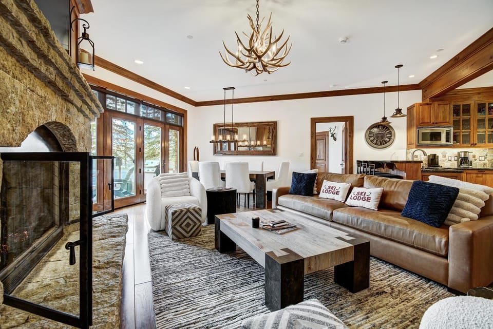 Ski-in Ski-out 1 BdrDen in exclusive Horizon Pass Apartment in Avon