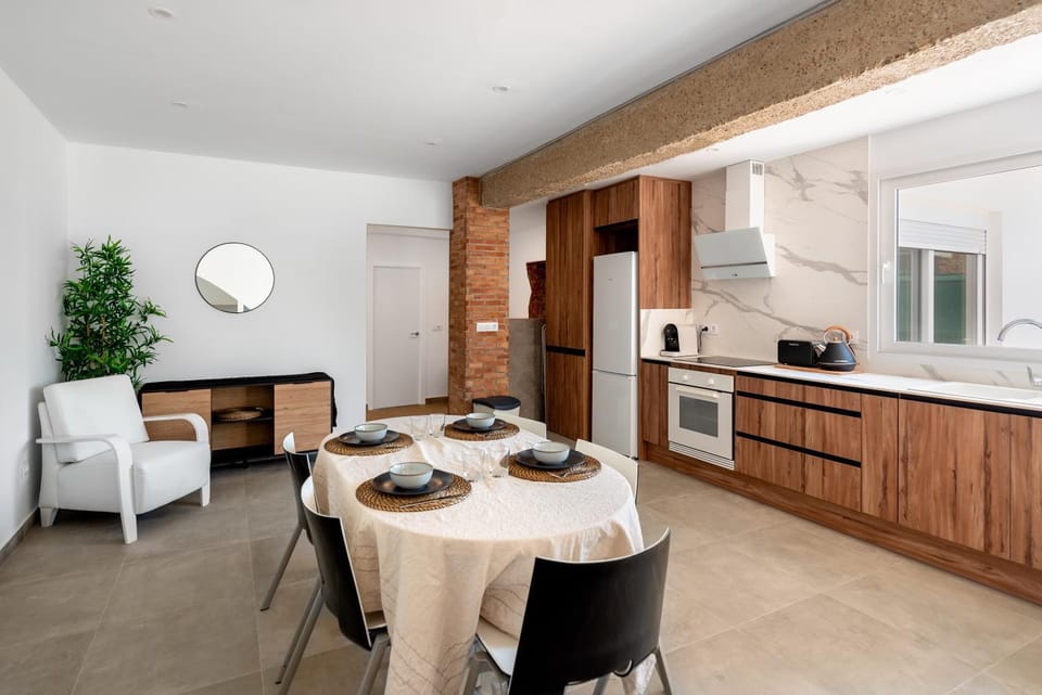 Property building, Kitchen or kitchenette, Living room