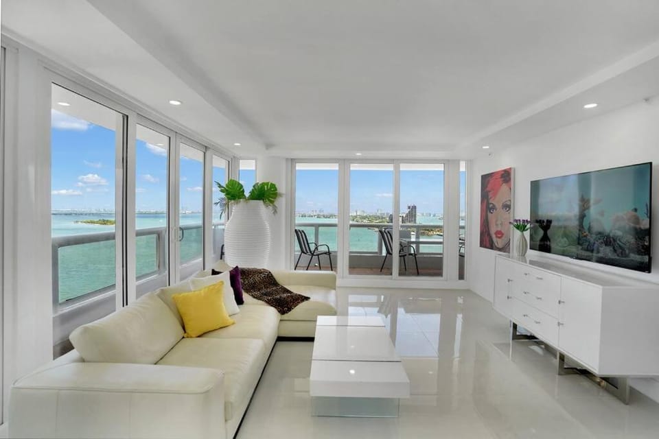 TV and multimedia, Living room, Sea view
