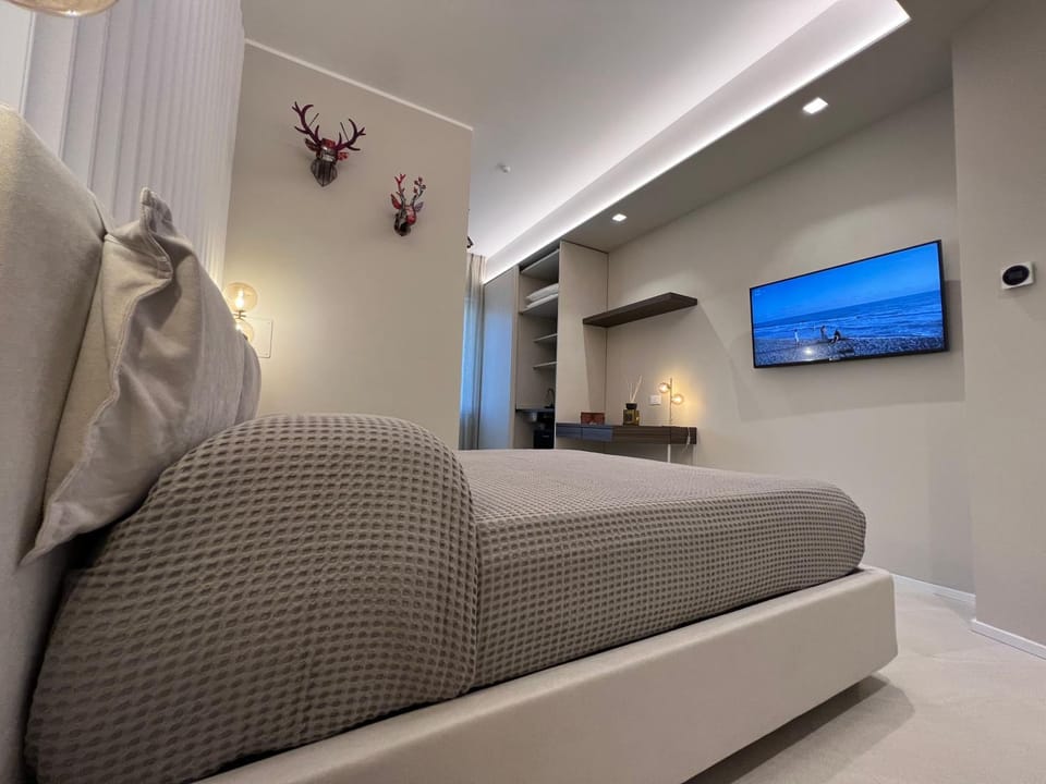 Bed, TV and multimedia