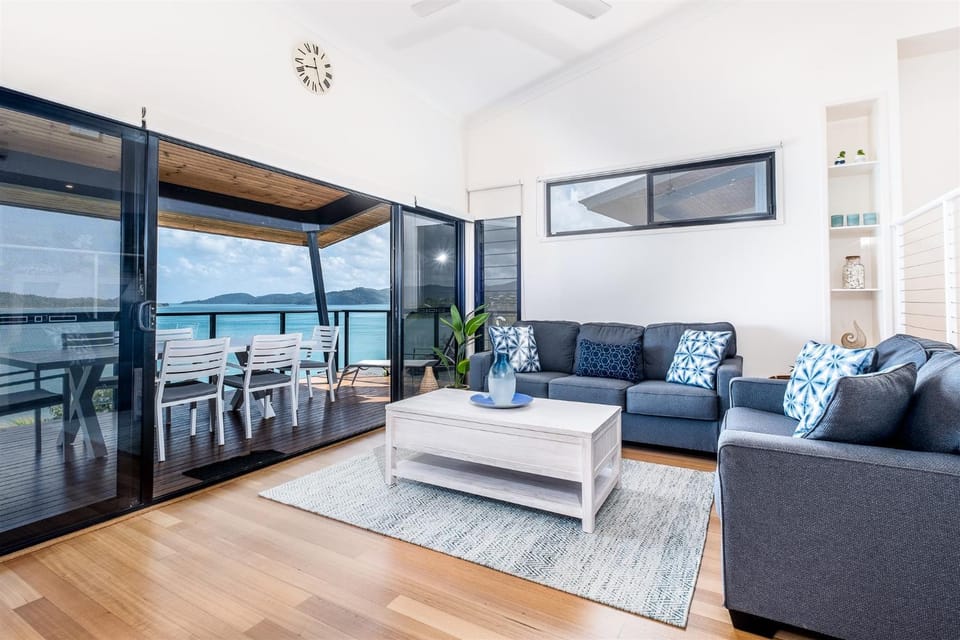 Living room, Lounge or bar, Sea view