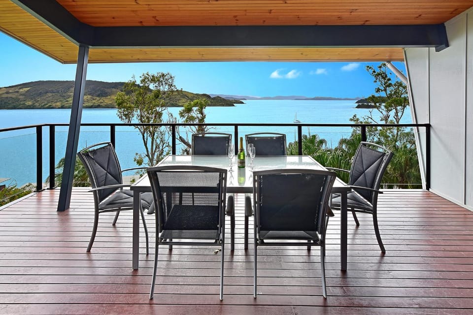 Patio, Natural landscape, View (from property/room), Balcony/Terrace, Seating area, Sea view