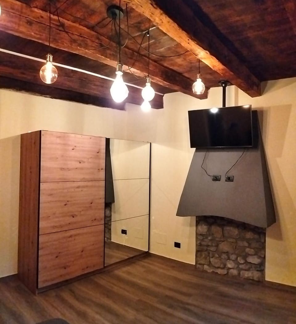 flat iron, wardrobe
