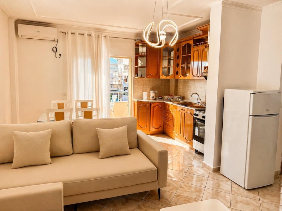 Kitchen or kitchenette, Living room, Seating area, oven, air conditioner
