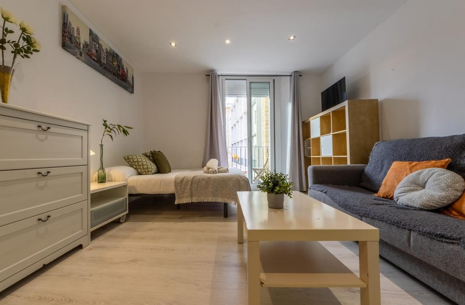 Bed, Living room