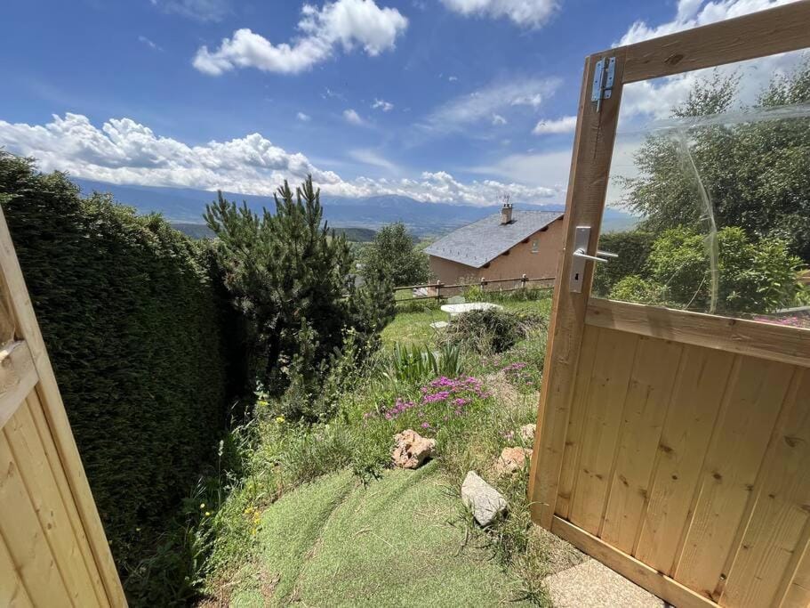 Spring, Garden, Garden view, Mountain view