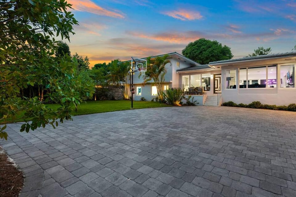 Beautiful Villa with heated pool Must seen! House in Miami Shores