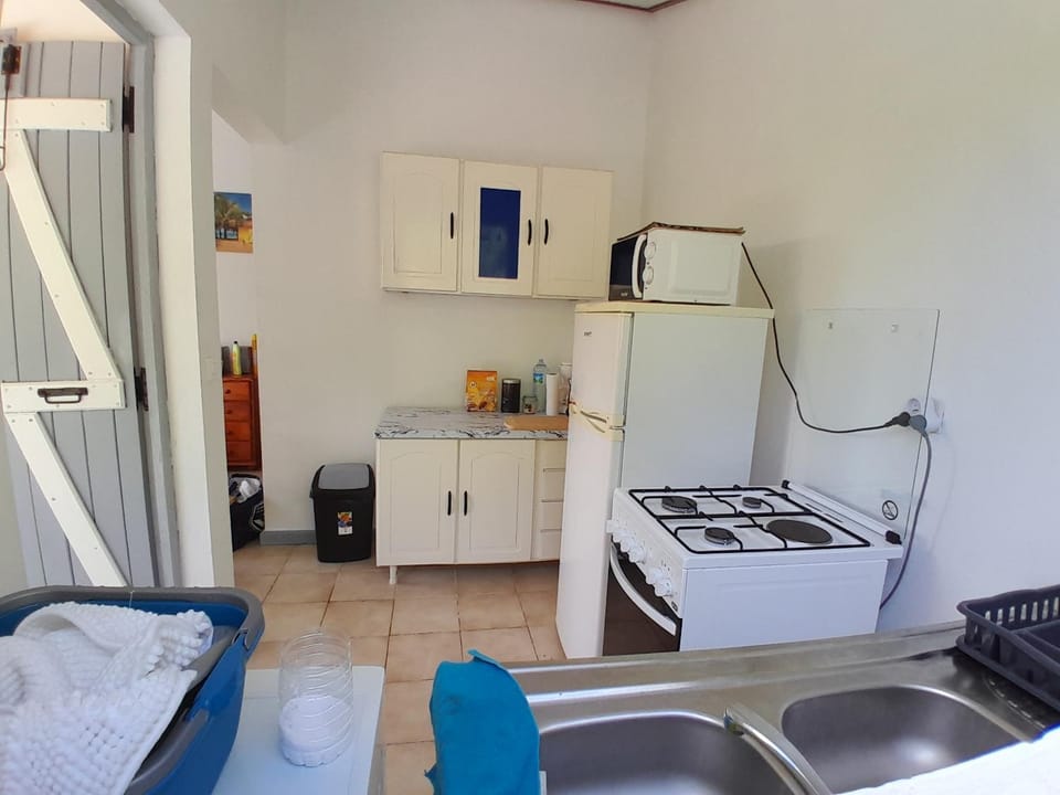 Kitchen or kitchenette, Breakfast, minibar