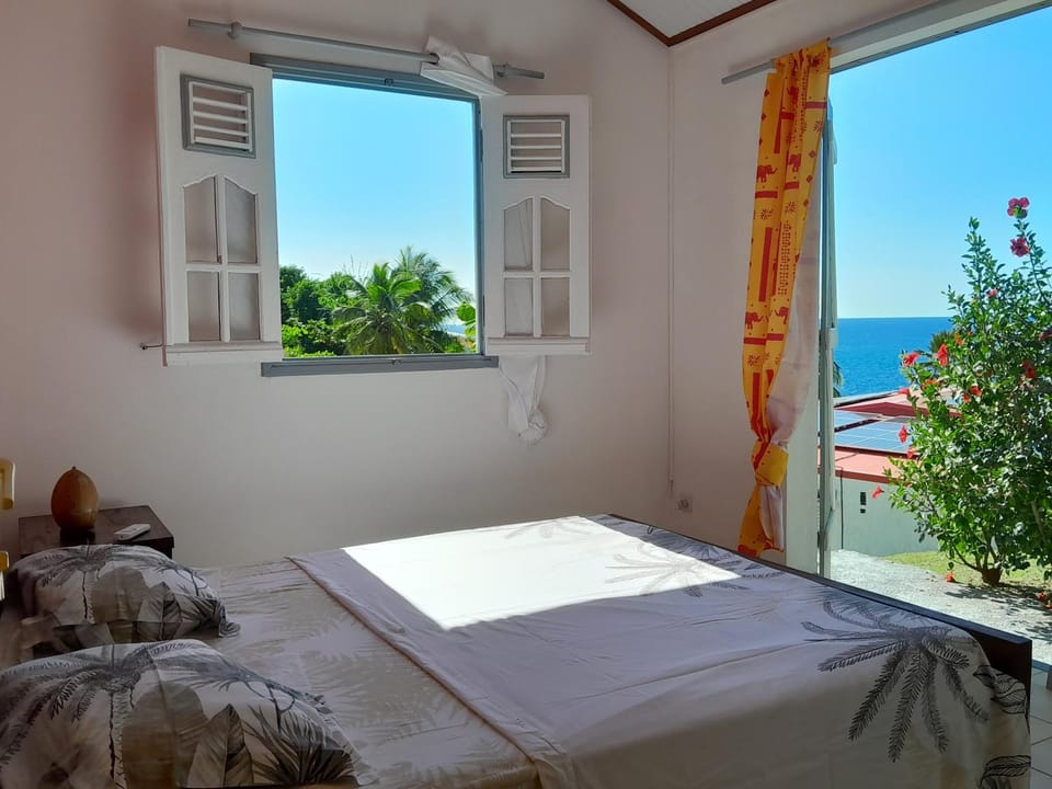 Bed, Natural landscape, View (from property/room), Photo of the whole room, Bedroom, Sea view