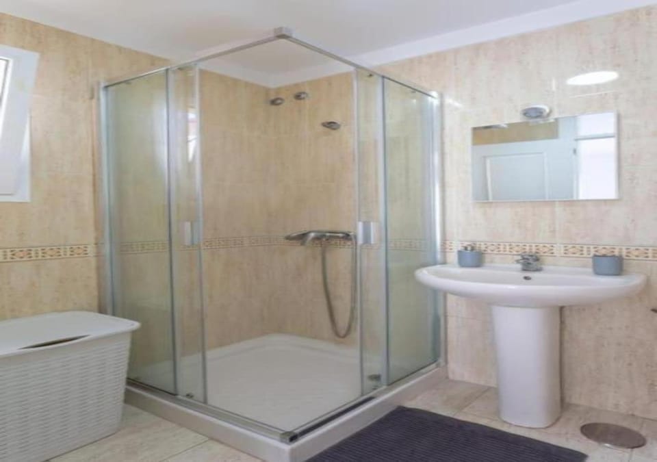 Toilet, Bathroom, towels
