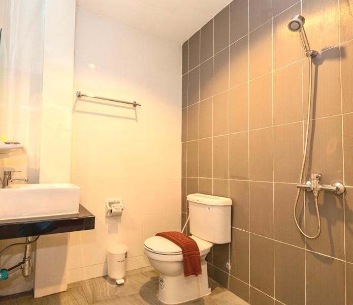 Shower, Toilet, Bathroom