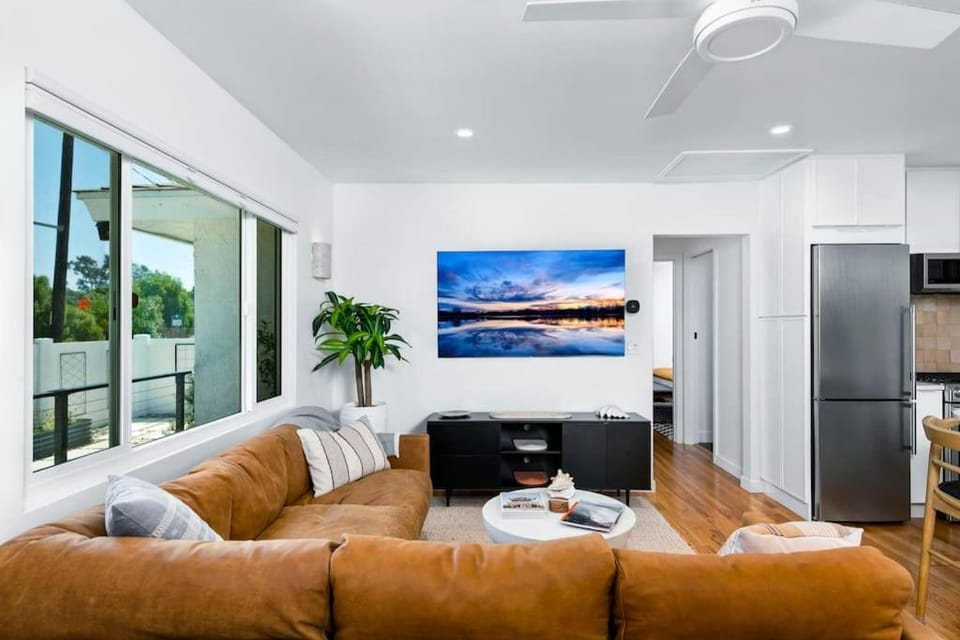 Communal lounge/ TV room, TV and multimedia, Living room, Seating area
