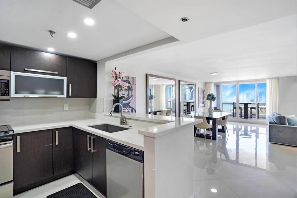 Coffee/tea facilities, Balcony/Terrace, Kitchen or kitchenette, Dining area, dishwasher, minibar, pet friendly, stove, toaster