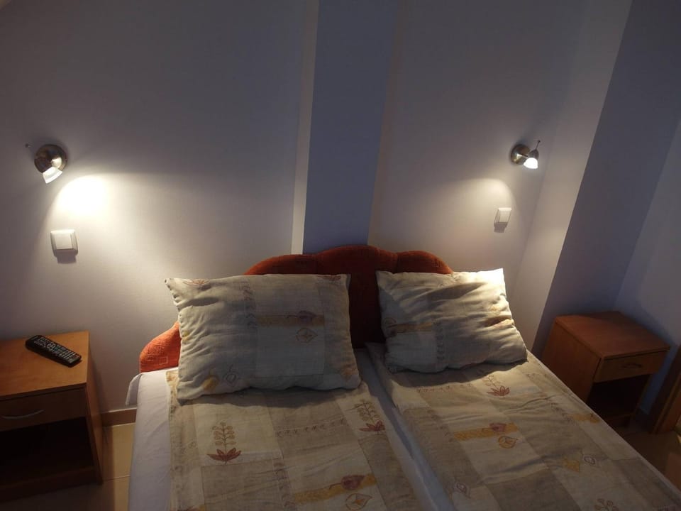 Bed, Bed