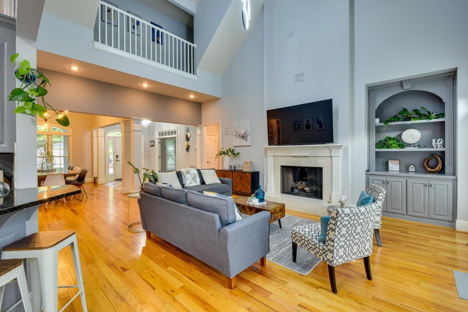 Grand Lakefront Home in Hartwell w/ Game Room! House in Reed Creek