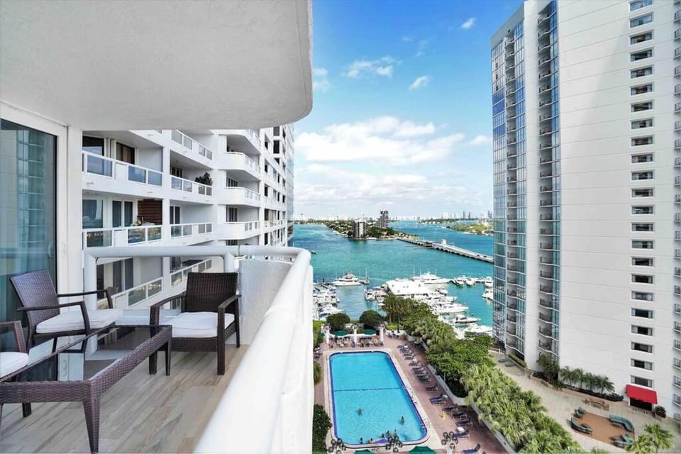 View (from property/room), Balcony/Terrace, Pool view, Sea view