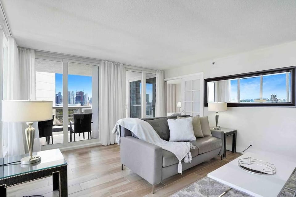 TV and multimedia, Balcony/Terrace, Living room, City view, Sea view