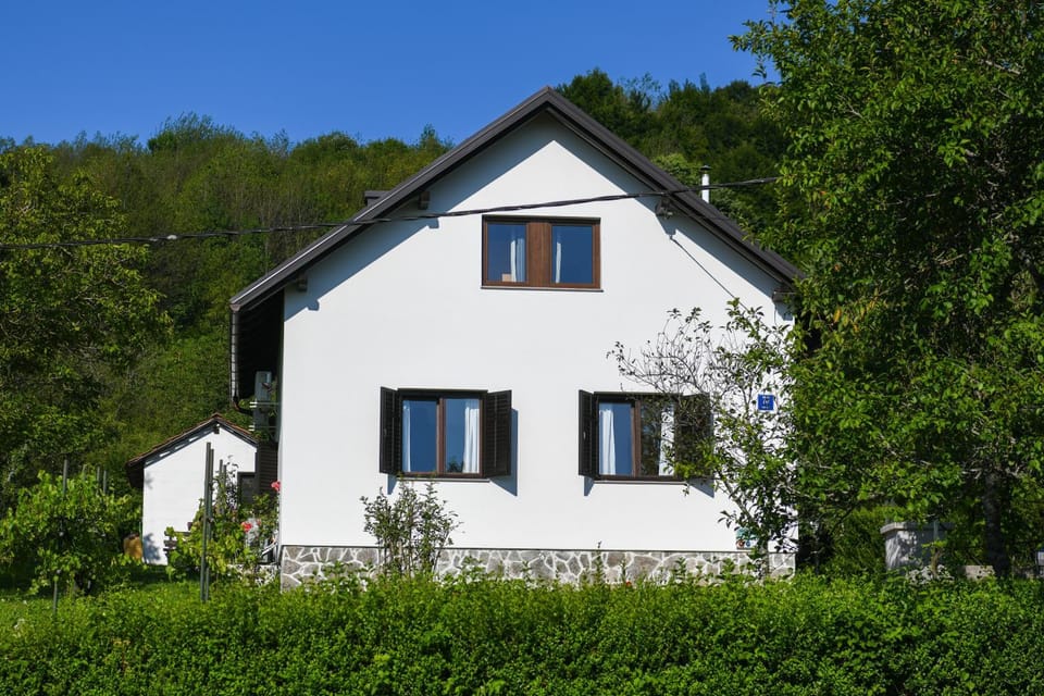 Property building, Natural landscape, Garden, Garden view, acessibility