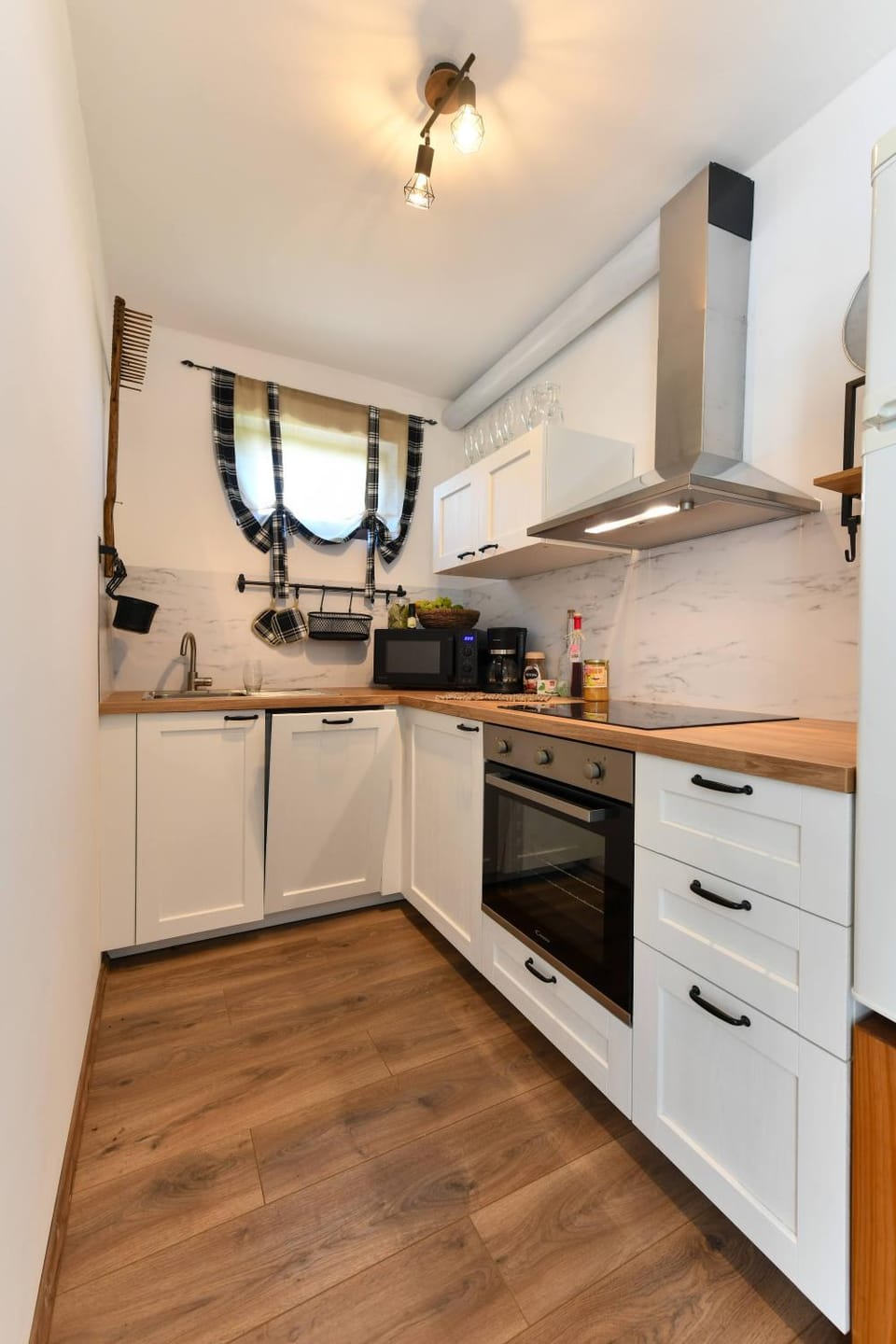 Coffee/tea facilities, Kitchen or kitchenette, Food and drinks, dishwasher, minibar, pet friendly, stove