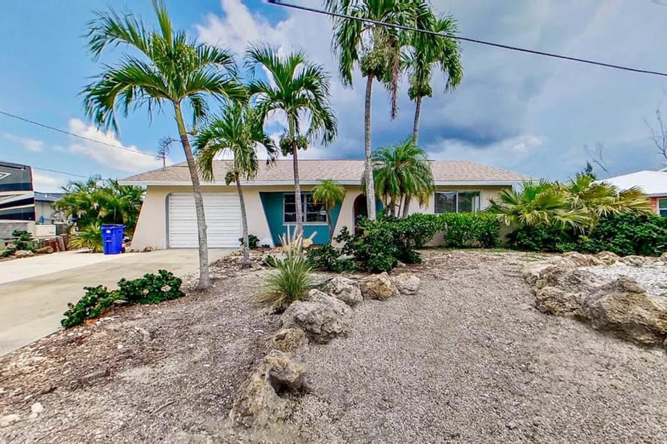 Rock N' Reel Boat House House in St James City