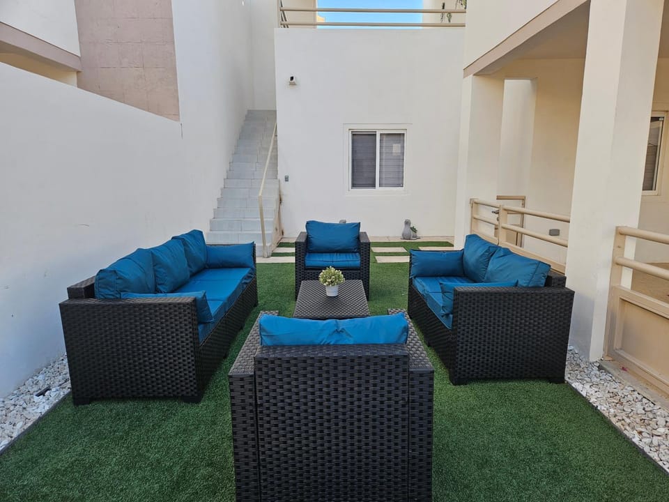 Patio, Seating area