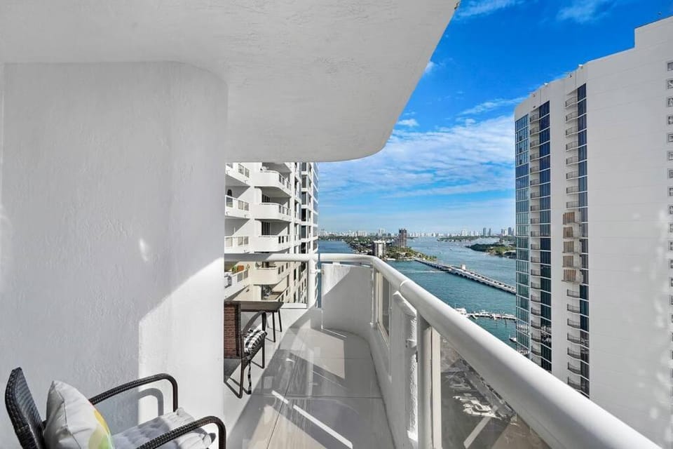 View (from property/room), Balcony/Terrace, Sea view