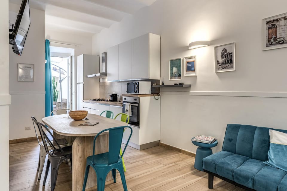 TV and multimedia, Kitchen or kitchenette, Living room, Seating area, Dining area, oven, pet friendly, stove, toaster