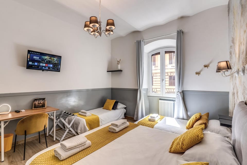 Bed, TV and multimedia, Photo of the whole room, Bedroom, furniture, heating, towels, wedding