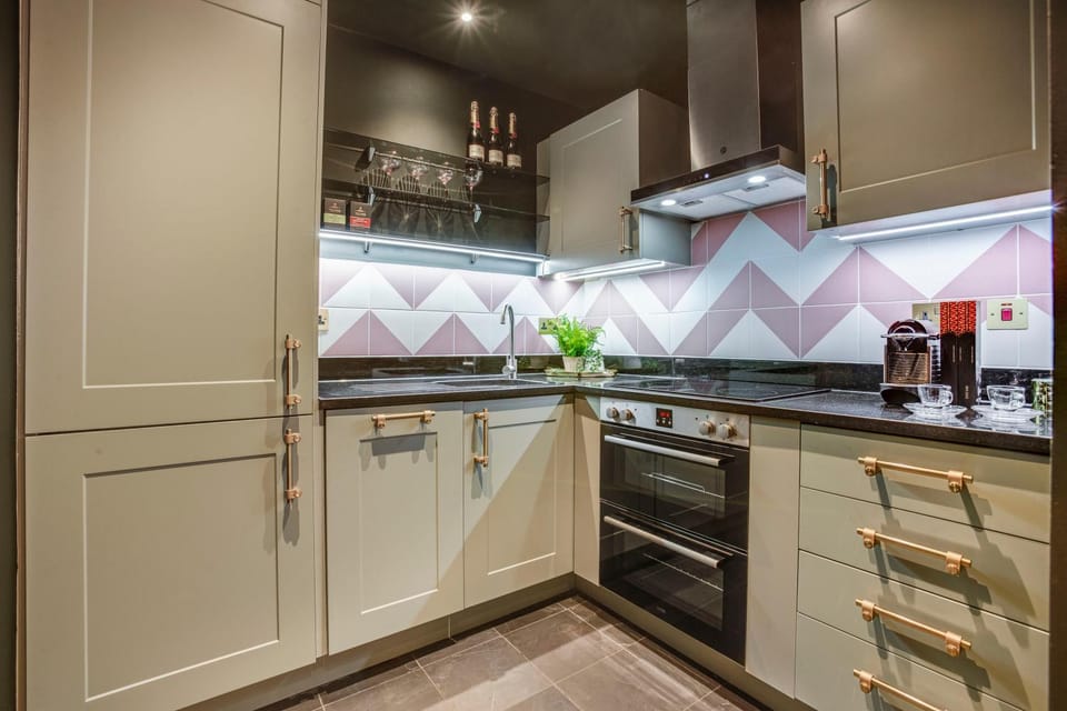 Earls Court Chic Flat in Prime Location Apartment in City of Westminster