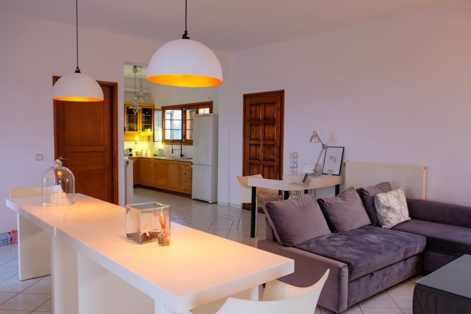 Seating area, Dining area, Time of day, kitchen