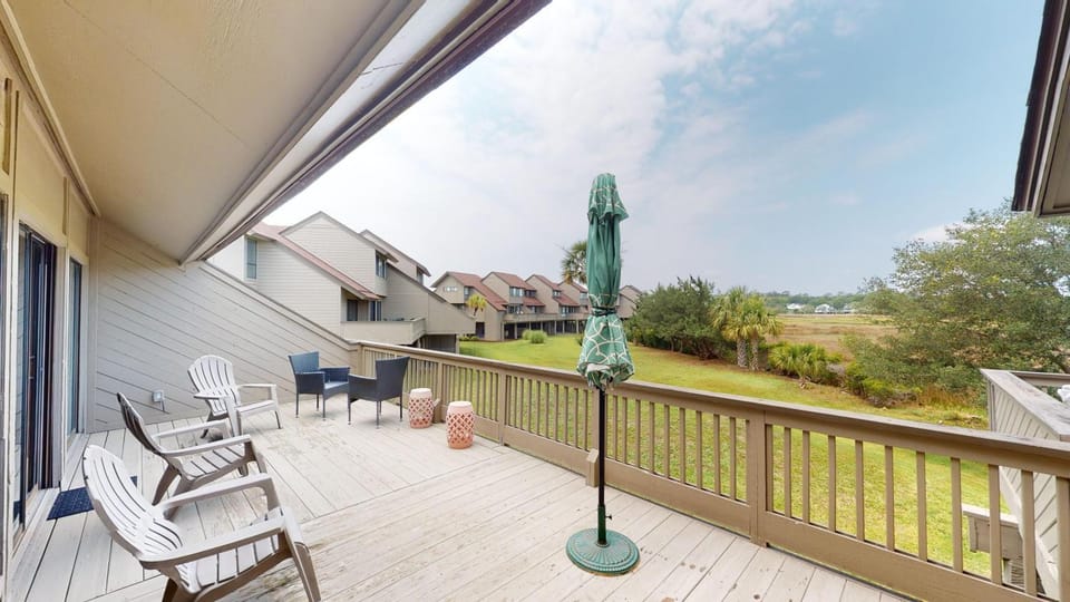 Litchfield Retreat 2BR Villa Resort Bonuses House in South Carolina