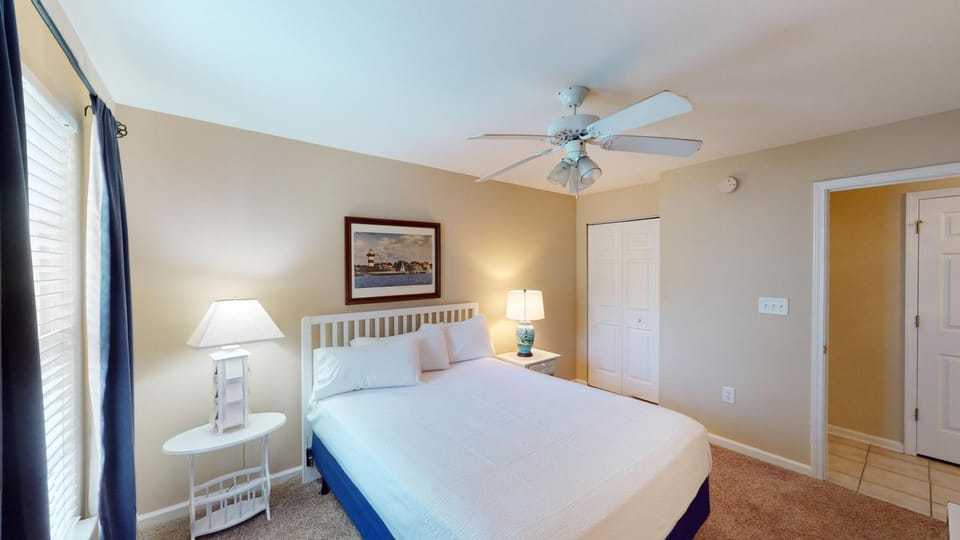 Spacious 3BR Villa Groups of Six in Pawleys Island House in South Carolina