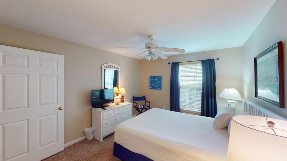 Spacious 3BR Villa Groups of Six in Pawleys Island House in South Carolina