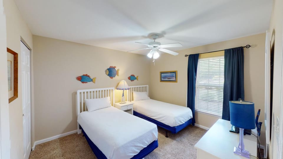 Spacious 3BR Villa Groups of Six in Pawleys Island House in South Carolina
