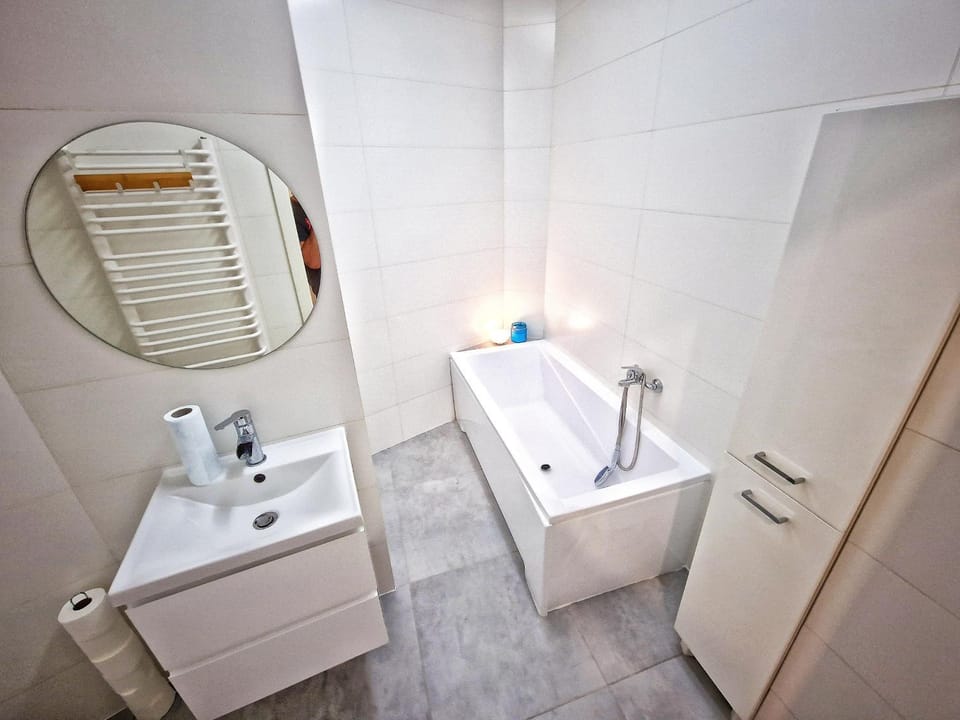 Shower, Bathroom, towels