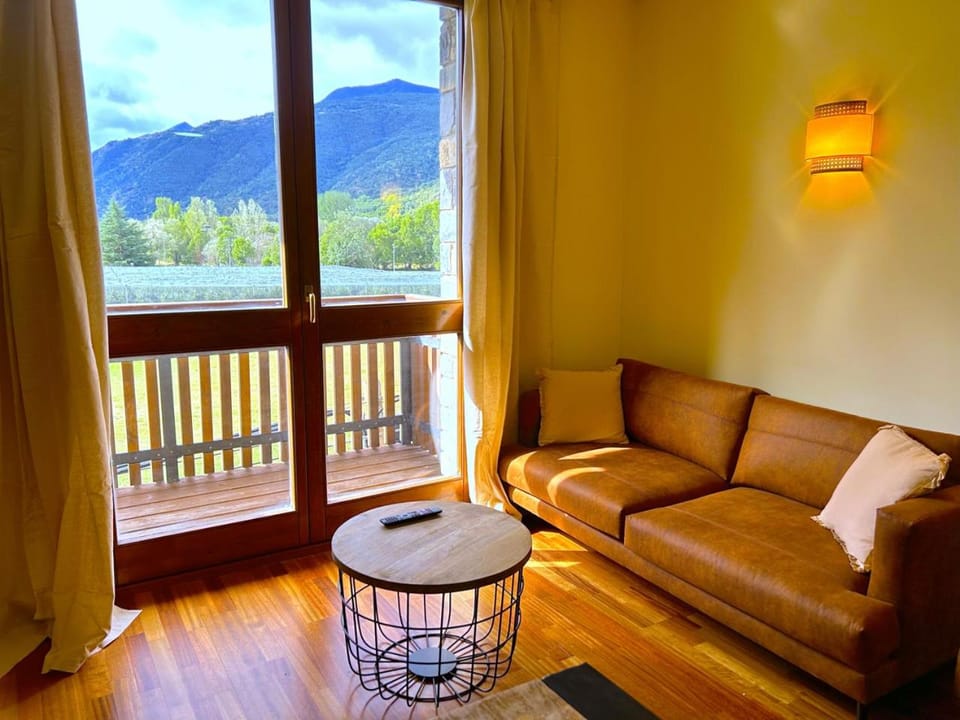Apartament d'estil pirineic amb vistes úniques by RURAL D'ÀNEU Apartment in Esterri d'Àneu