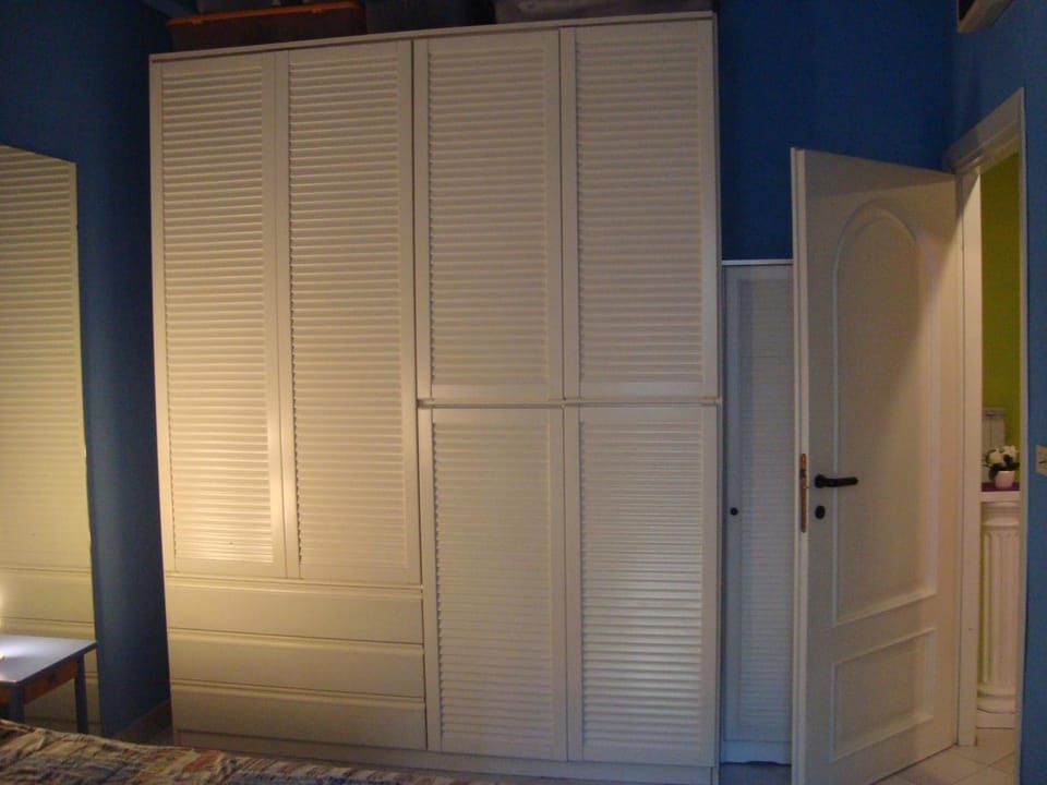 wardrobe