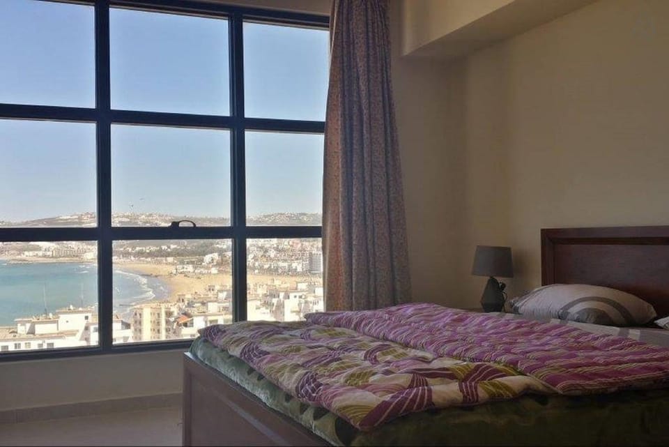City view, Sea view
