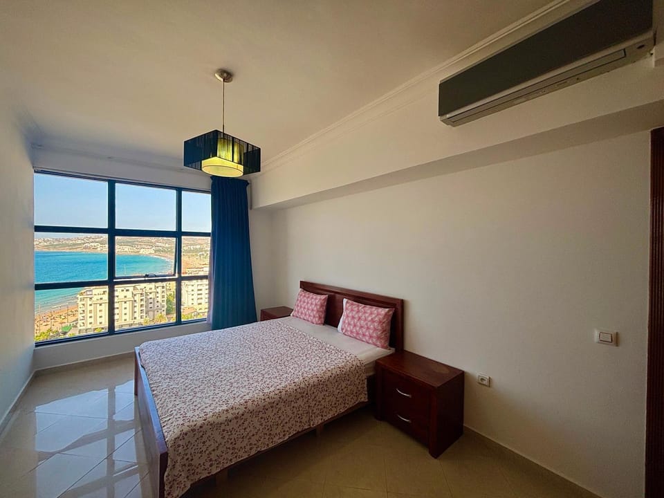 Bed, Photo of the whole room, Bedroom, air conditioner