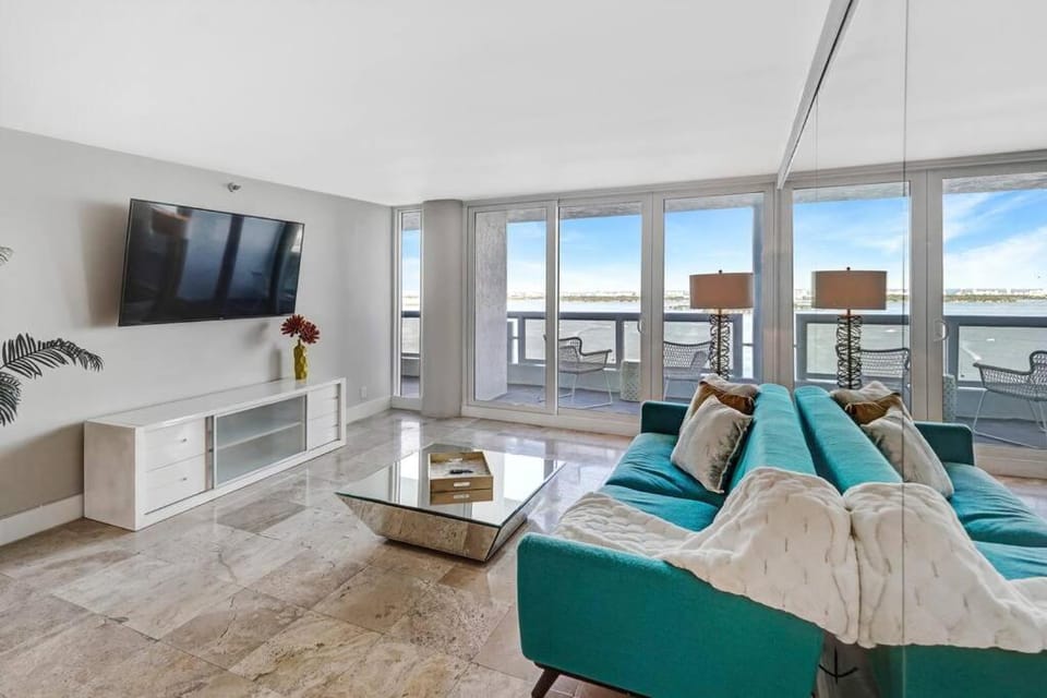 TV and multimedia, View (from property/room), Balcony/Terrace, Living room, Sea view