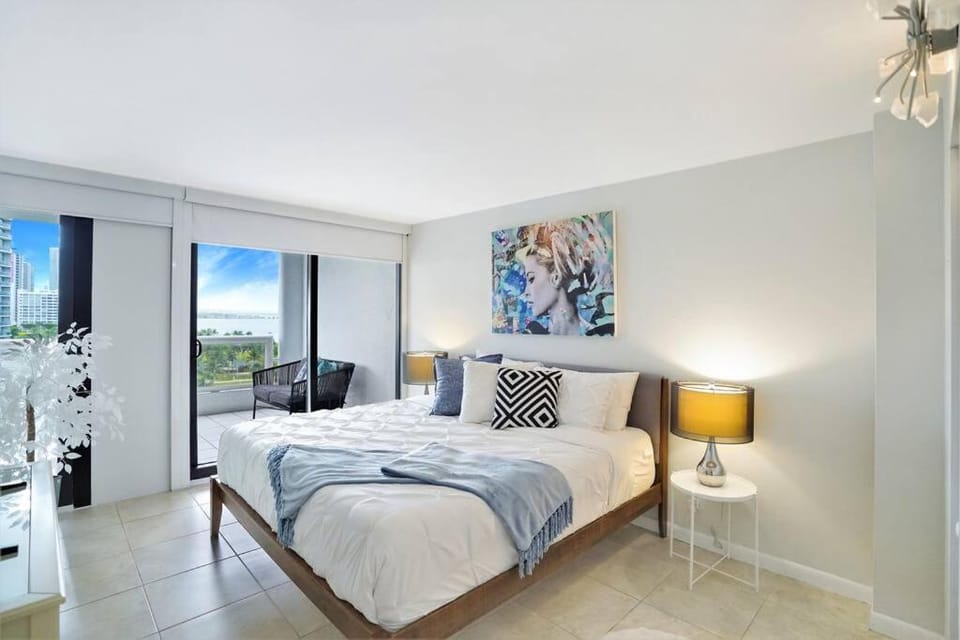 Bed, Bathroom, Balcony/Terrace, Photo of the whole room, Bedroom, wardrobe