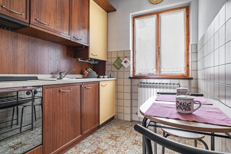 Kitchen or kitchenette, Dining area, pet friendly, stove