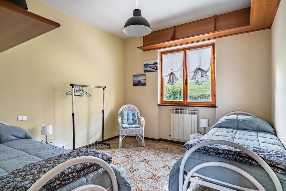 Bed, Living room, Photo of the whole room, Bedroom